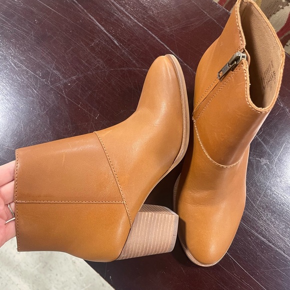 Madewell Shoes - Tan Madewell booties size 7